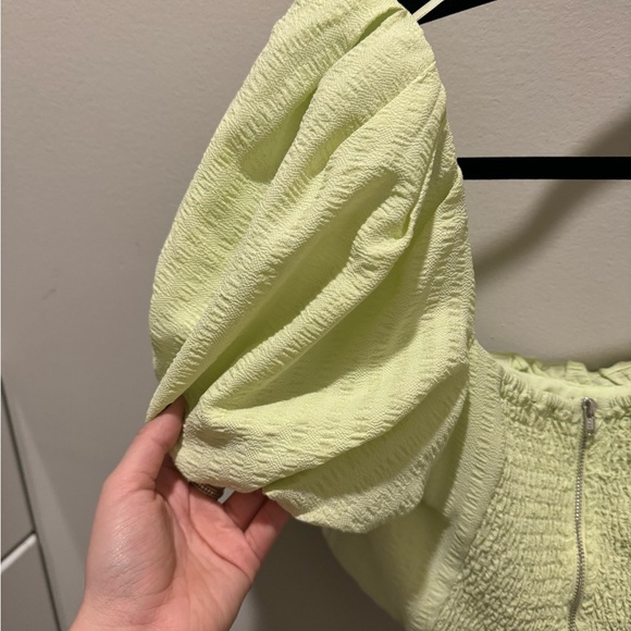 ASTR Paola top in lime
Size M - Picture 3 of 7